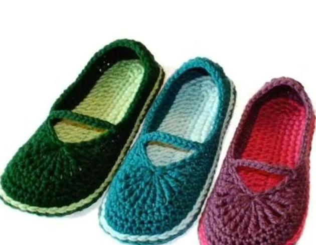 我们家从不买鞋子啊！穿的都是老妈编织的，妈妈我爱你！