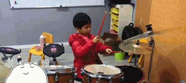 节奏是音乐的骨骼，架子鼓是很多孩子的第一件启蒙乐器